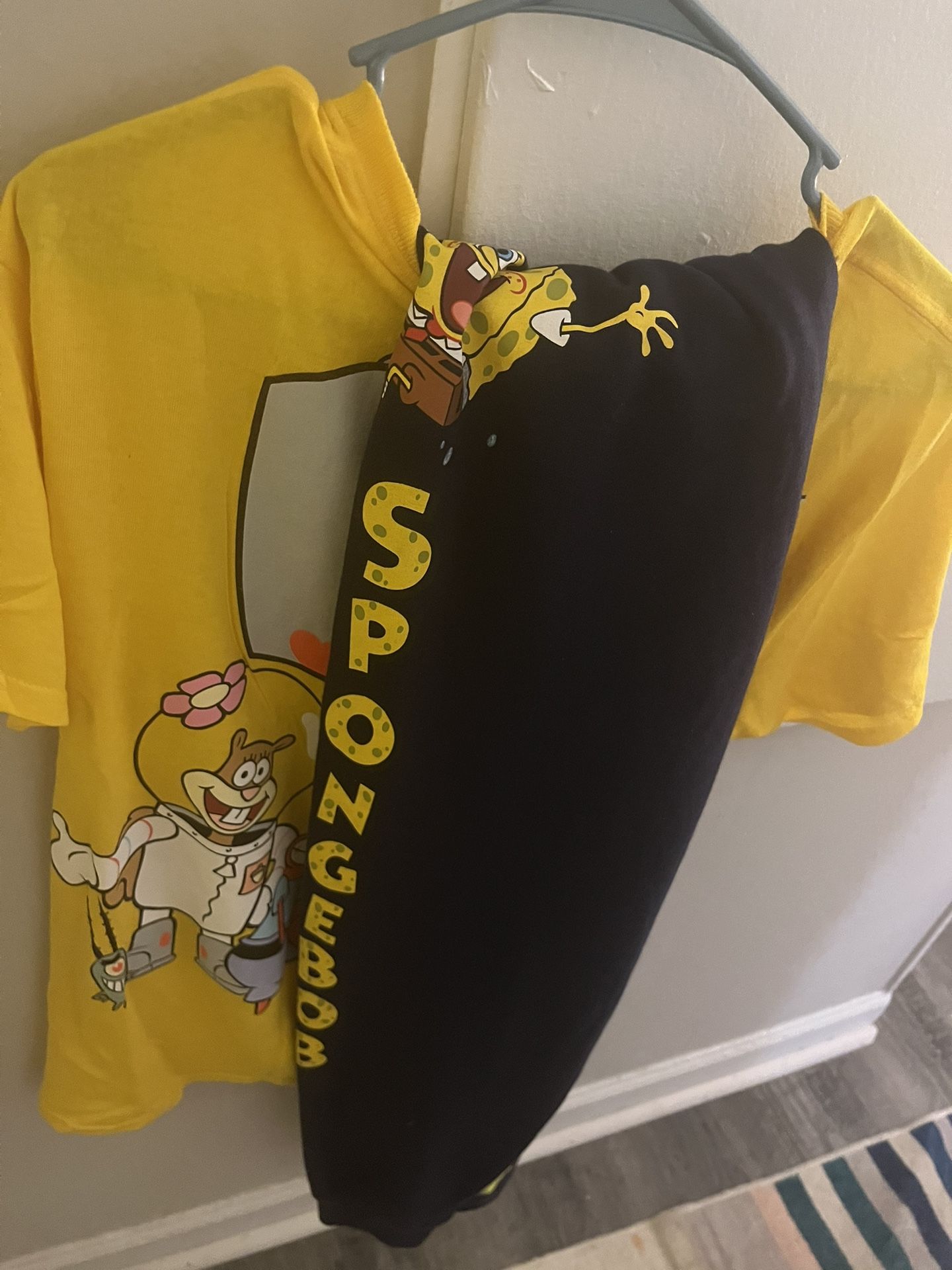 Women SpongeBob Jogger See Size Large