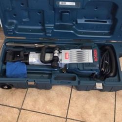 BOSCH 120 VT JACK HAMMER  NEW