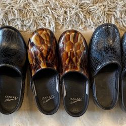Dansko/Sanita Leather Clogs In Brand New Like Condition