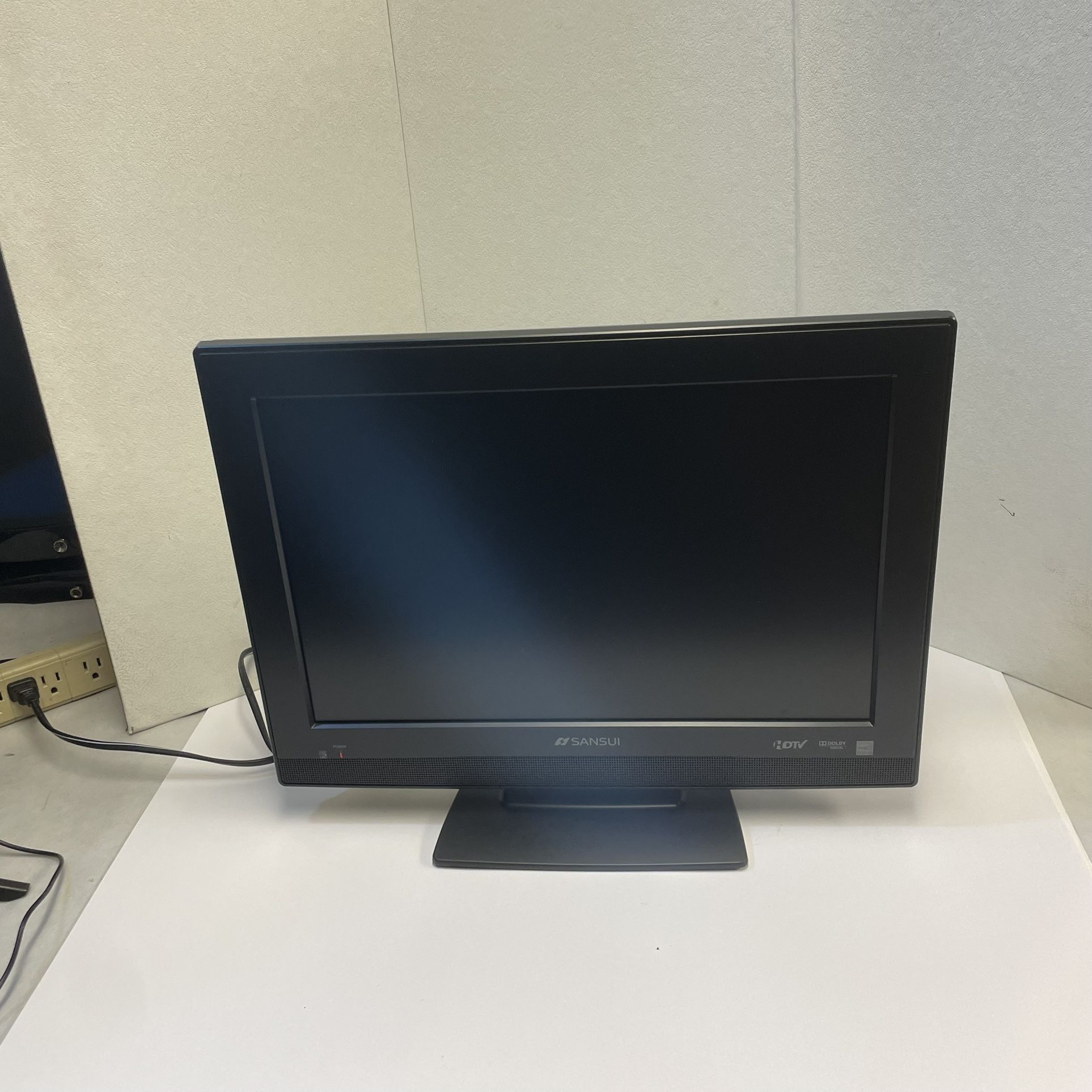 Sansui HDLCD1908 19" LCD Gaming Television TV - No Remote - Tested