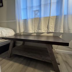 Cute Wood Table For Living Or Anywhere You Want It.   Hermosa Mesita De Madera Para La Salí I Donde Usted Desea 