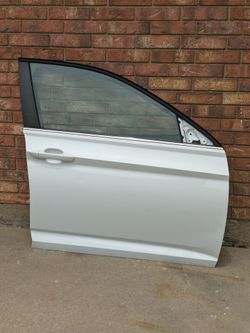 2019-2026 Volkswagen Jetta Front Right Door