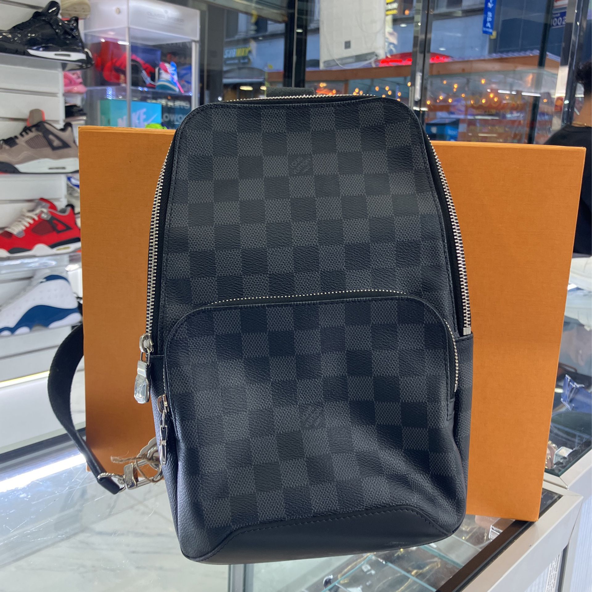 Louis Vuitton Avenue Sling Bag for Sale in Cleveland, OH - OfferUp