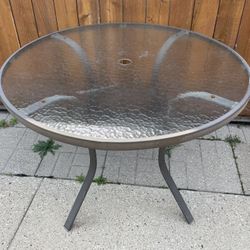 39.5” W Glass Porch Deck Dining table & Umbrella Mesa de comedor en la terraza del Patio
