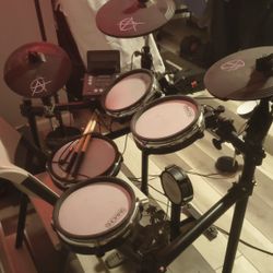Simmons Drum Set SD600 And Simmons Electric Drum Amp DA2108