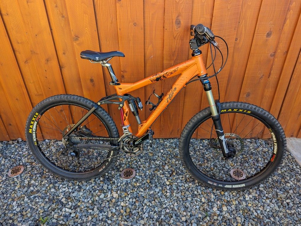 Felt Redemption 2 Mountain Bike