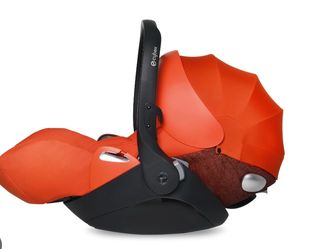 Cybex infant car seat with base