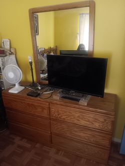 6 Drawers  Dresser An Mirror  Has A Little Damaged On The Bottom  Left  Small Minor Repair But Everything  Else is In Good Condition 