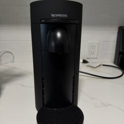De’Longhi Nespresso Vertuo Machine 
