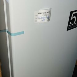 New 4.3 Cuft Upright Freezer