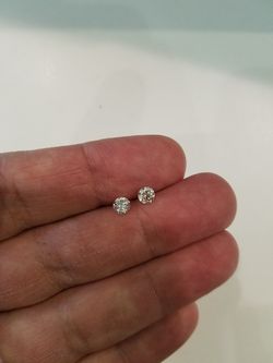 .86 Carat H VS Round Diamond Earrings