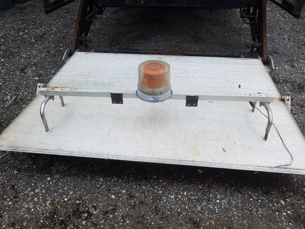 Wheel loader or semi truck light bar