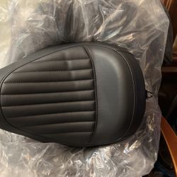 Harley Slim  Seat 