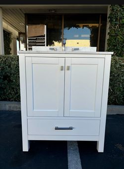 30in. Carrara White Top White Bathroom Vanity Set
