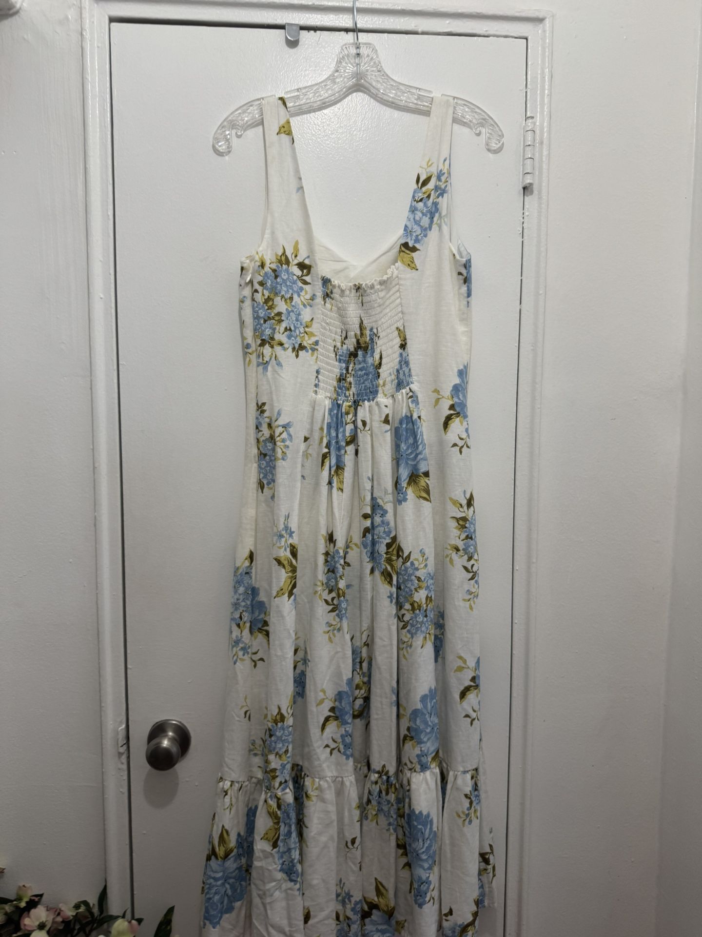 CYNTHIA ROWLEY Organic Linen Blend Roses And Hydrangea Midi Dress size 6 CYNTHIA ROWLEY Organic Linen Blend Roses And Hydrangea Midi Dress size 6