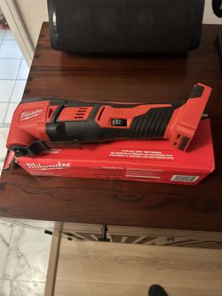 Milwaukee M18 Multi-Tool