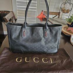 **BEAUTIFUL VINTAGE GUCCI HANDBAG**