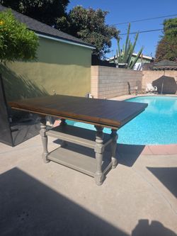 Brand New Ashley's Signature Design High Top Expandable Dining Table