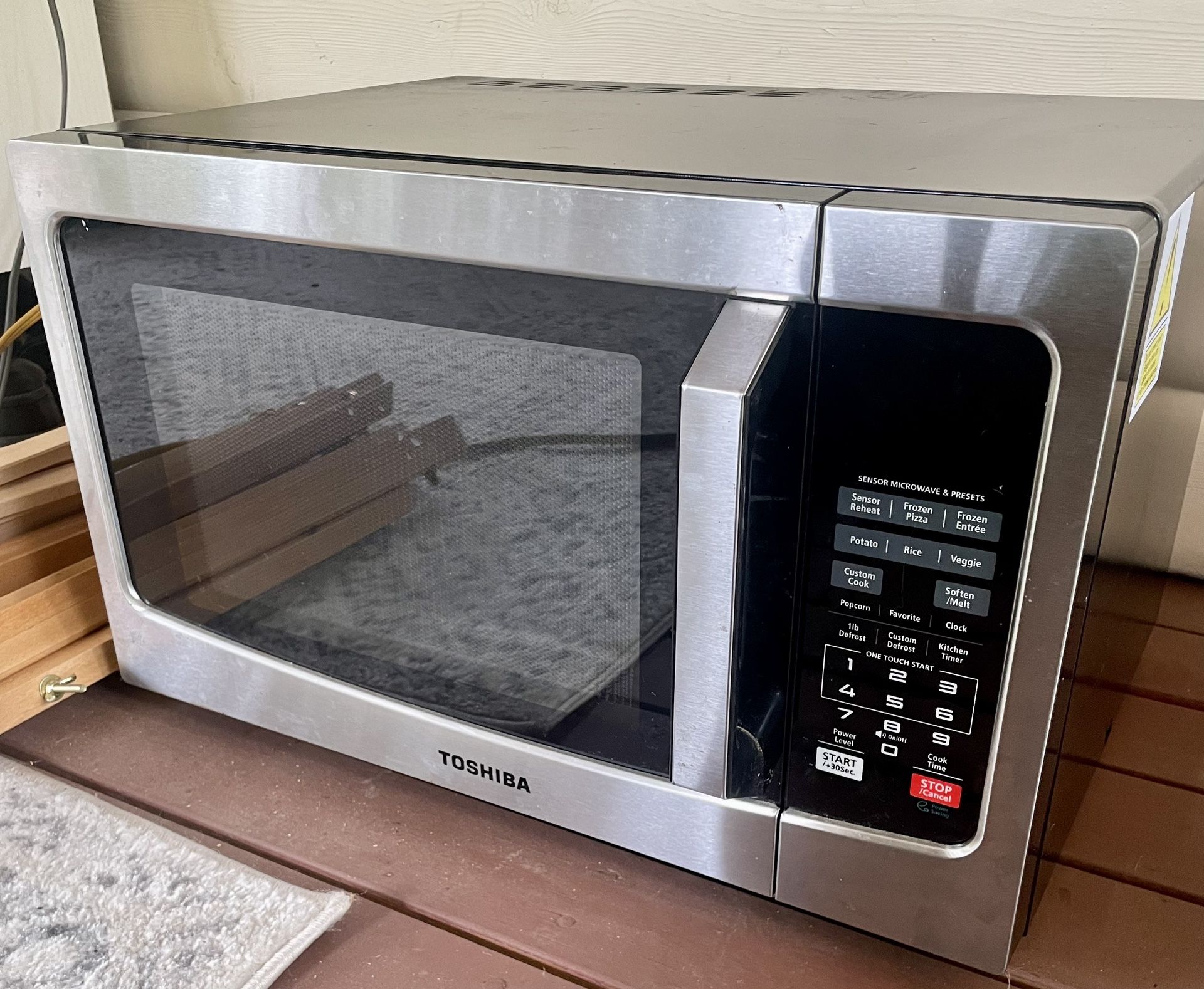 Toshiba Working Microwave 