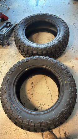 NEW 35/12.50/20 MT x2