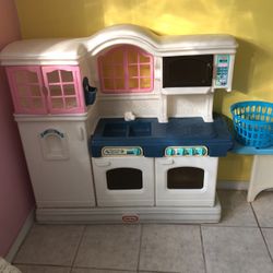 Vintage Little Tikes Victorian Kitchen 