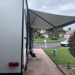 Travel Trailer 26’, Coachmen By Forest River, 2021 Spirit XTR, 2145RBX, Nice!!