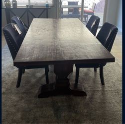 SOLID OAK TABLE SEATS 6-8