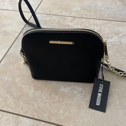 Steve Madden Black Purse. (New) Added Free Green Purse (used)