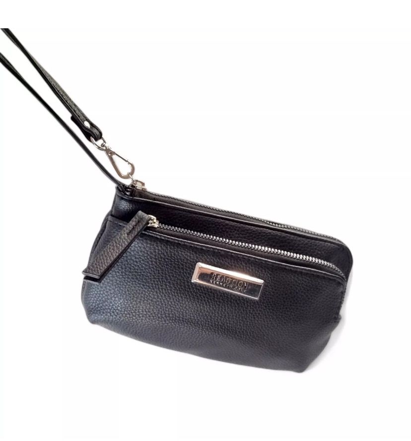 Pre-Owned Kenneth Cole Reaction Vegan Friendly Black Wristlet Clutch