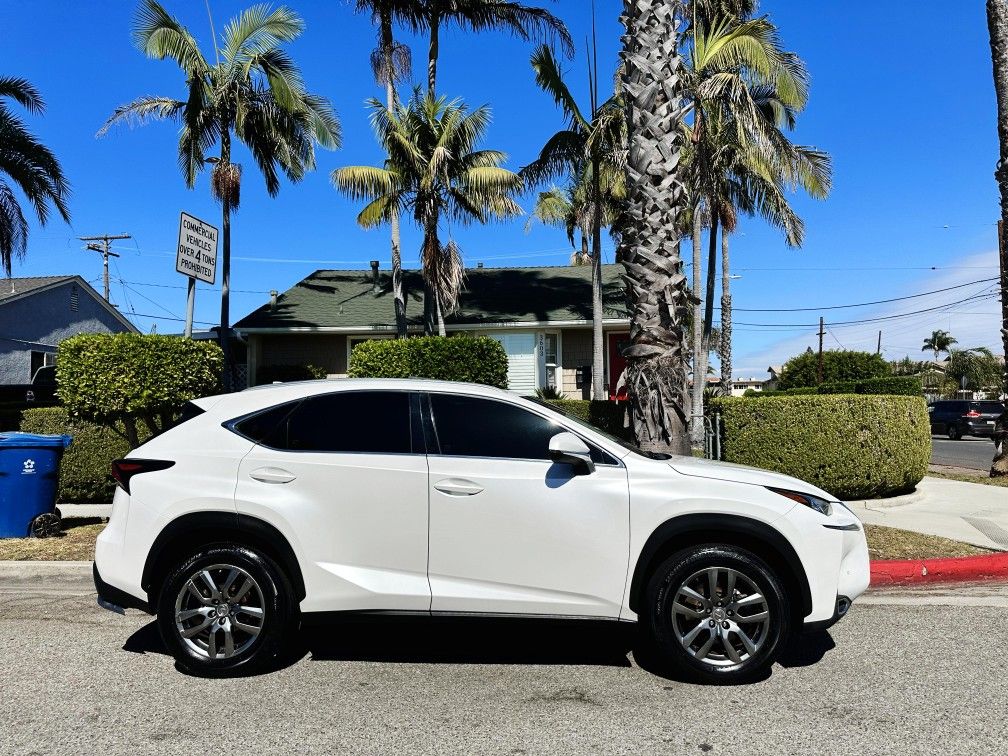 2017 Lexus NX 200t
