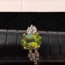 Green Stone Silver Cocktail Ring