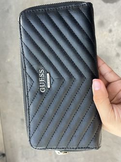 guess wallet