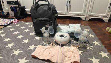 Motif Luna Double Breast Pump with accessories