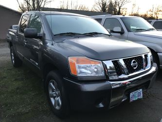 2010 Nissan Titan SE crew can clean title runs great
