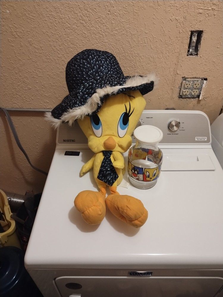 Nanco Looney Tunes Tweety Bird Huge Plushie And  Juicer Container With Lid