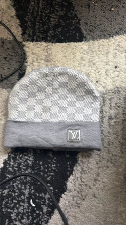 Lv hat