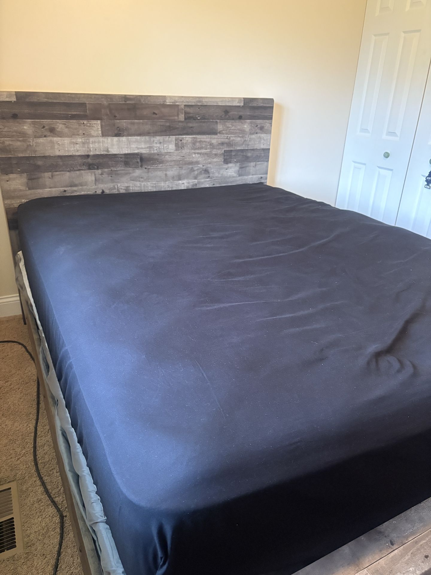 Rustic finish Queen bedroom set