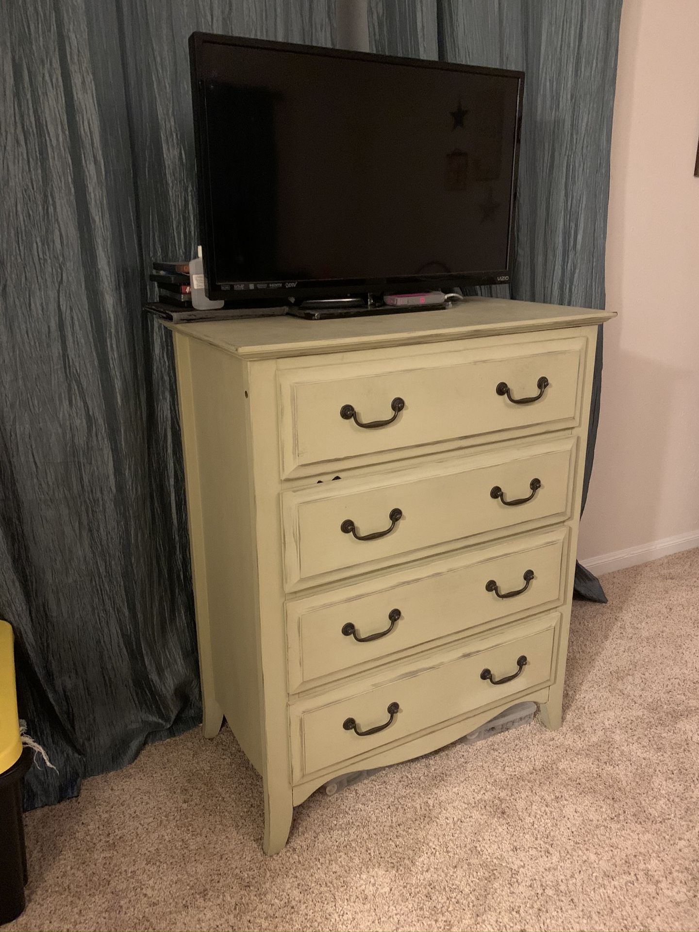 Chest of Drawers Soft Sage Green