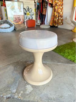 Vintage Mid Century 1960’s Tulip Stool Cream Off White Ivory, Space Age MCM Chair 18” Tall Retro Rare