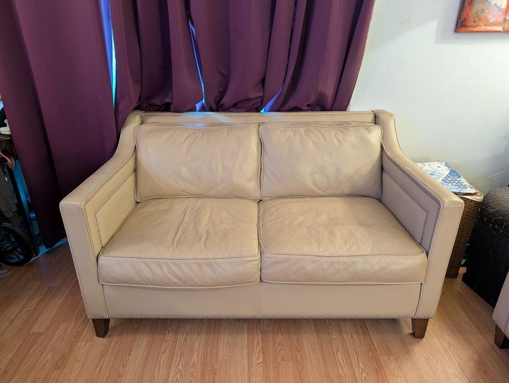 Z Gallery Leather Couch And Loveseat