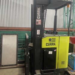 Forklift/ Electric Standup Clark