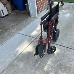 Midline lightweight Wheelchair With Handle Breaks
