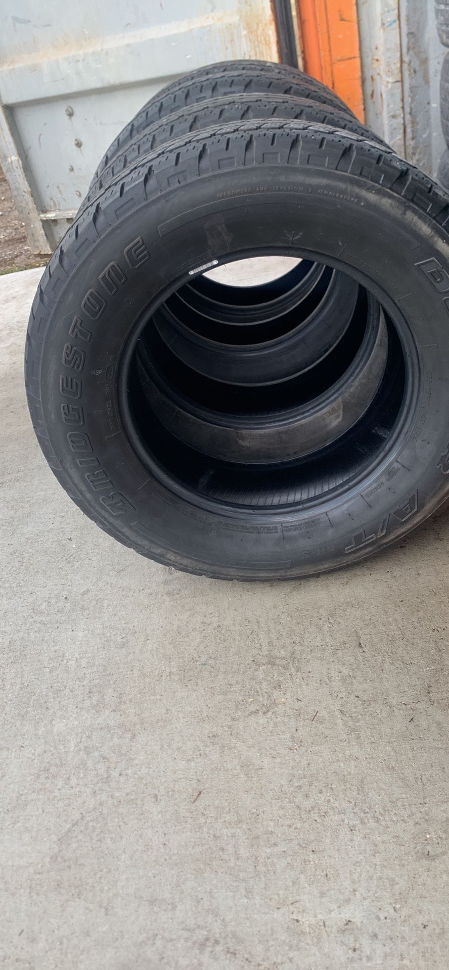 255/65R17 (4 Tires)