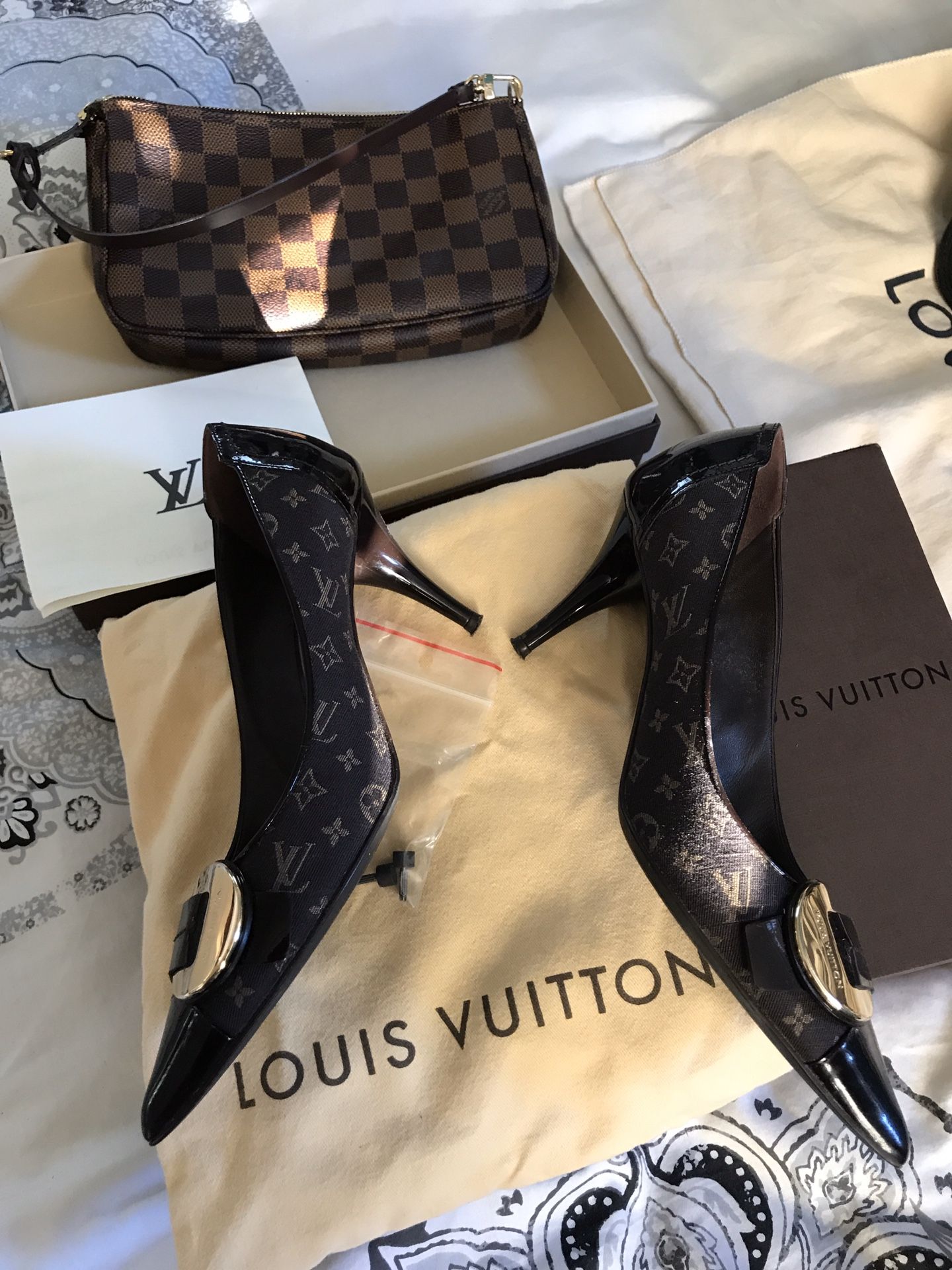 Louis Vuitton Size 6.5-7
