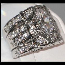 New 18k White Gold Wedding Ring Set 