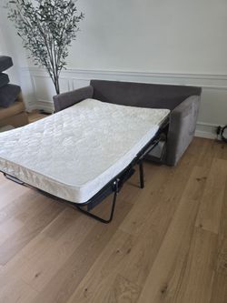 Crate barrel sofa sleeper like new