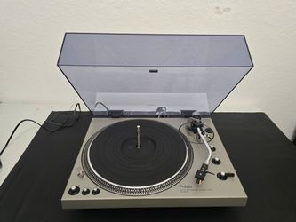 Technics Turntable SL-1650 Direct Drive