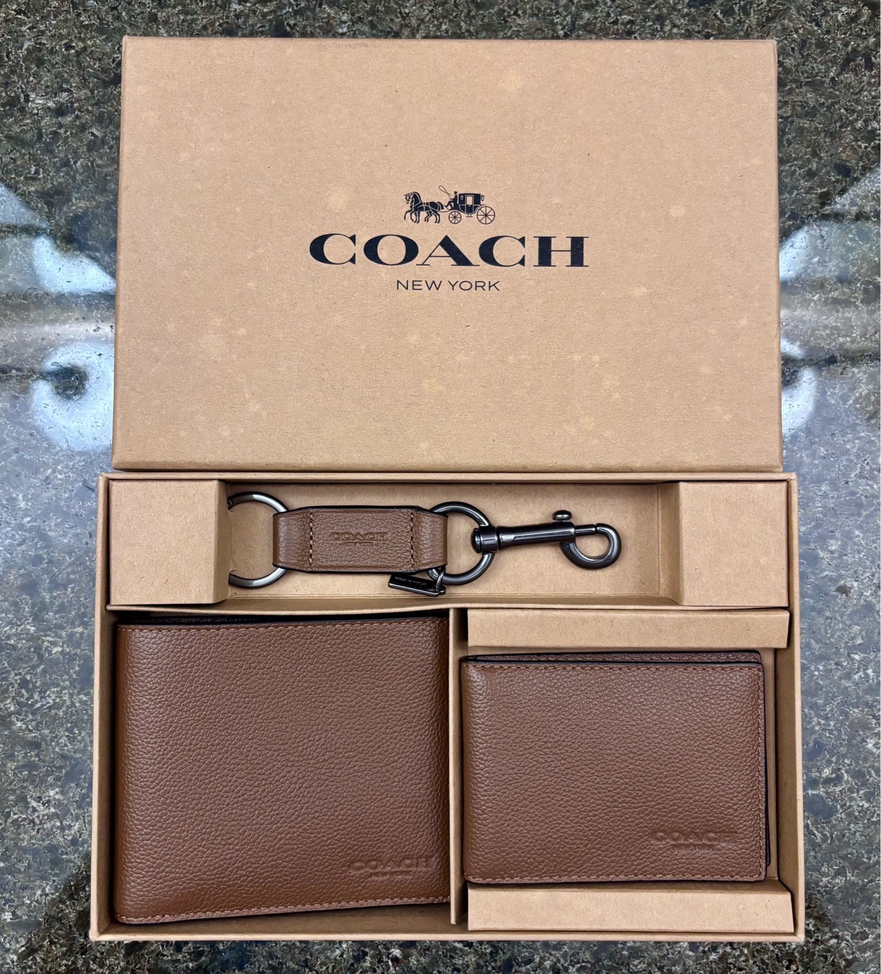 COACH men’s wallet collection gift box