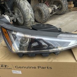 19-21 Hyundai Elantra RH Headlight