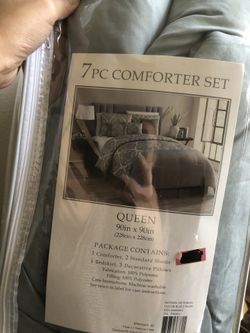QUEEN BLANKET COMFORTER SET